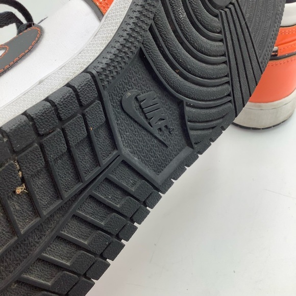 Air Jordan 1 Mid SE Turf Orange - Picture 8 of 8